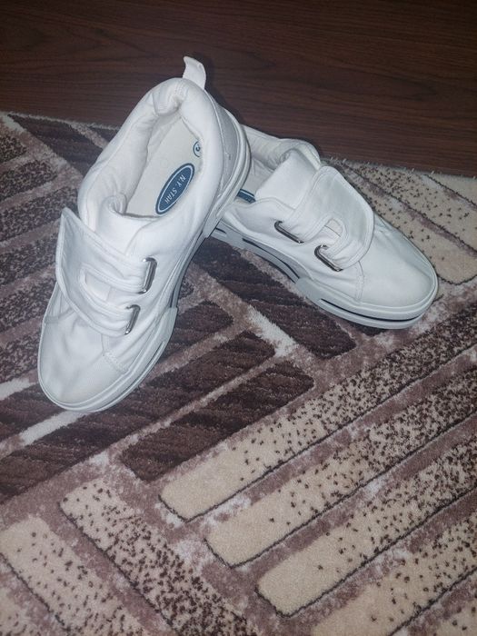 Converse damă purtate de 3 ori