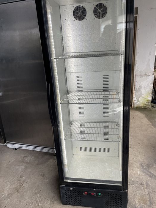 Хладилна витрина за напитки Англия