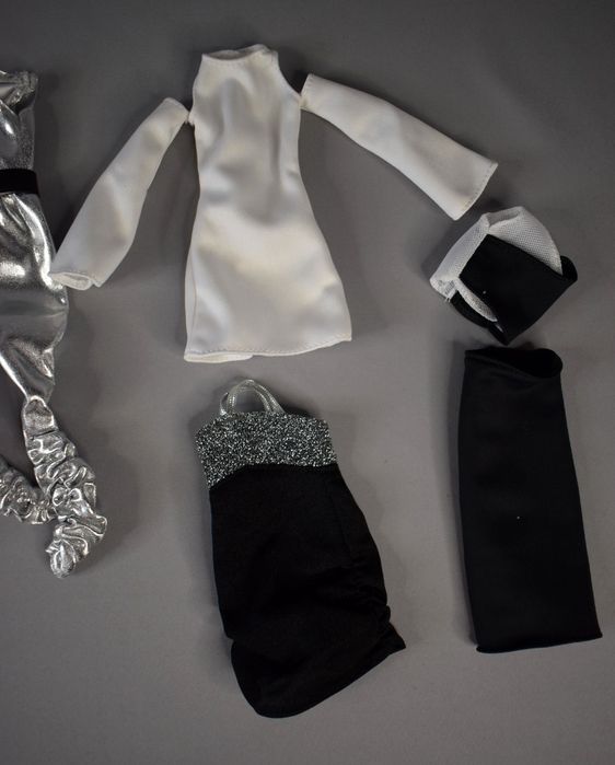 Аутфиты Barbie Looks для Барби и Кена