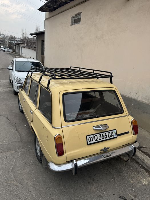 Vaz 2102 sotiladi