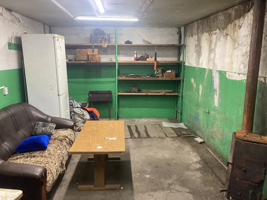 Продам.  Гараж