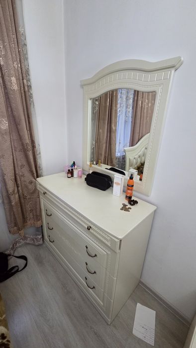 Продам спальный гарнитур