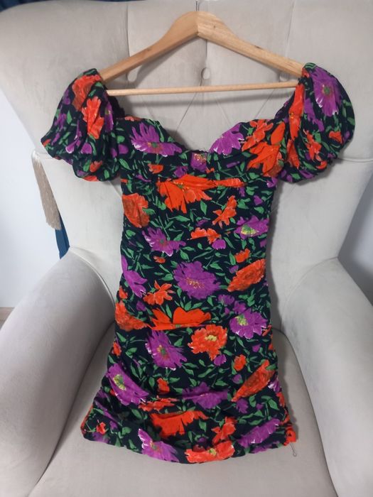 Rochiță înflorat cu umerii goi măsură XS Zara