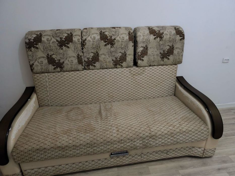 продам диван 15к самовывоз большой