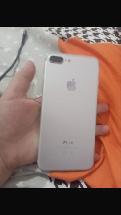 продается айфон 7+