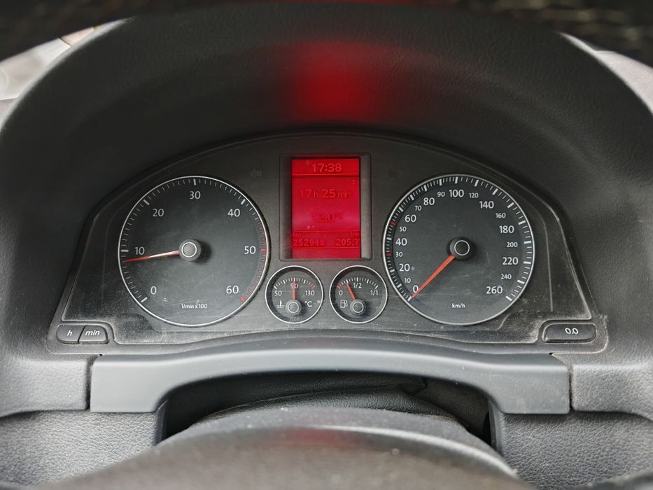 Vând Golf 5 Plus diesel