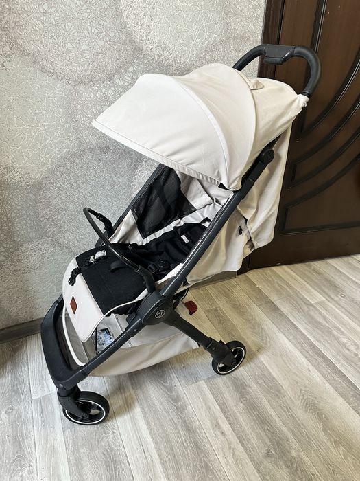 Продам детскую коляску Прогулочную Joanna