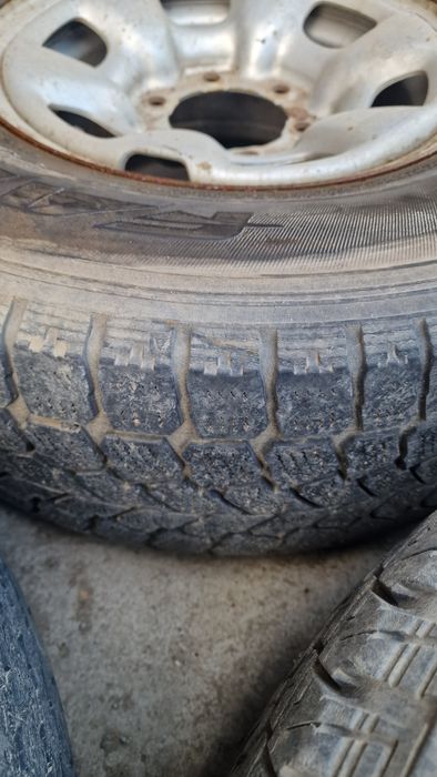 Продам колеса на хайлюкс, хайс