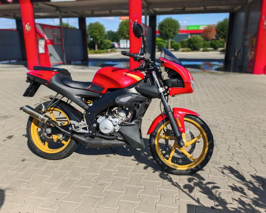 Motocicletă Aprilia RS50 Tuono