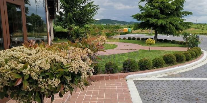 Продава се Заведение в Карнобат - 635 кв.м за 627 €/кв.м - Снимка #8