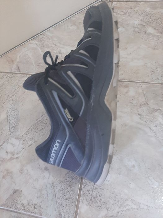 Здравейте продавам оригинални маратонки Salomon 42ри номер леки удобни почти нови