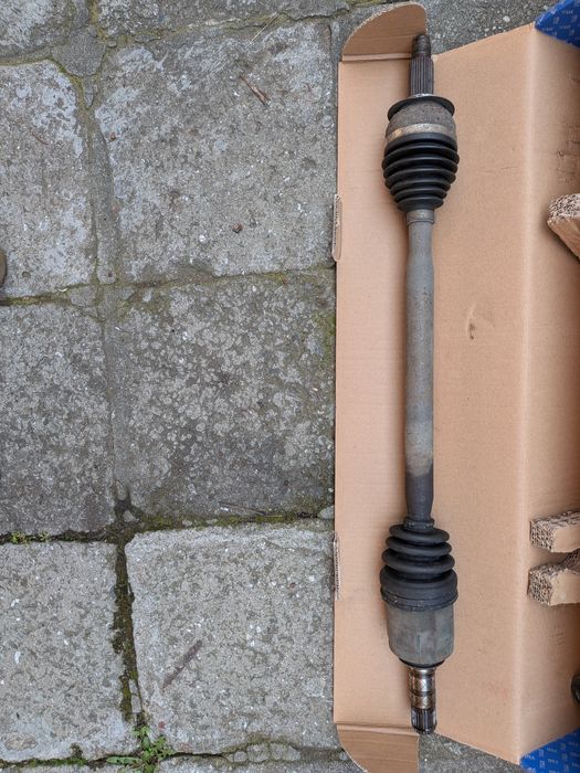 Полуоска за Субару Аутбек