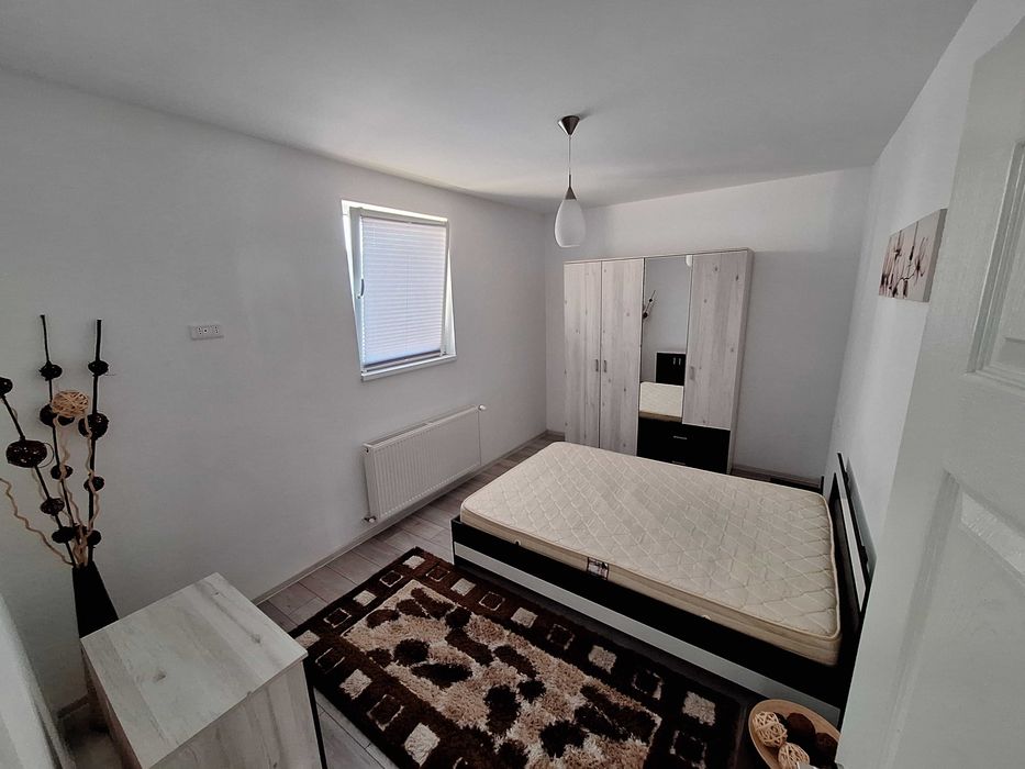 Inchiriez apartament cu 2 camere ultra central