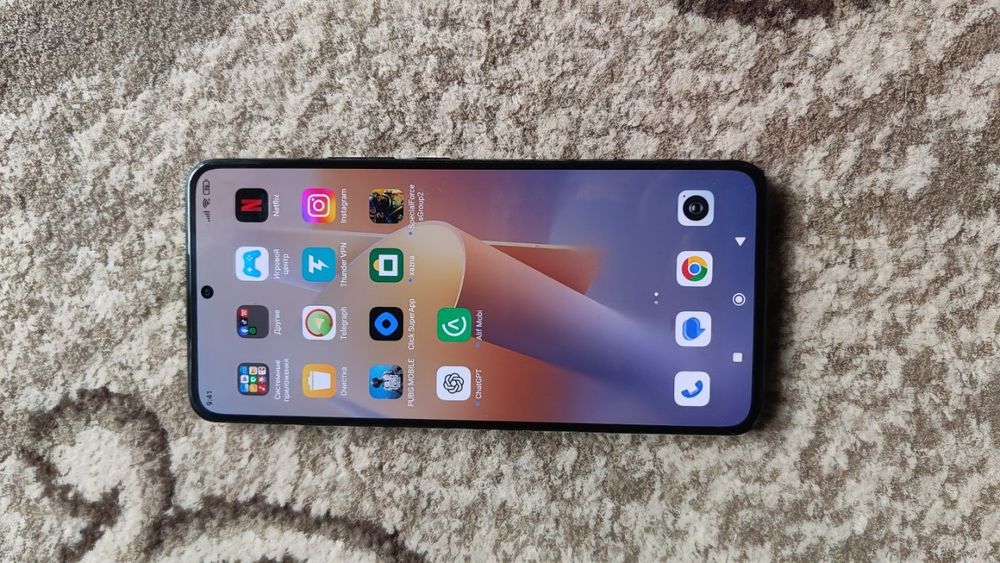 Xiaomi 12t pro 5G
Holati ideal 1yil garantia bor 
Hotira 12+12/256gb