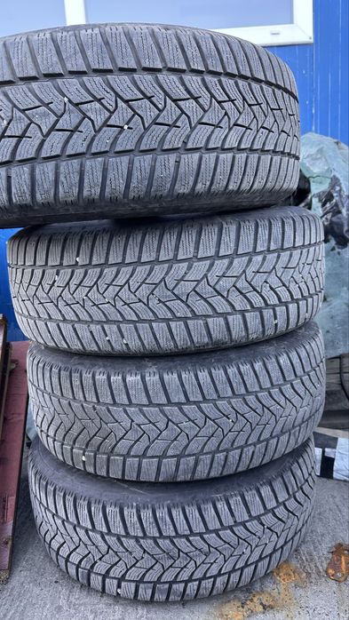 Cauciucuri de iarna Dunlop 205/50/R17