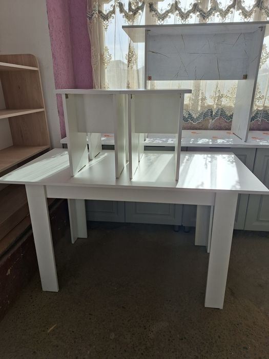 Кухонный стол новый