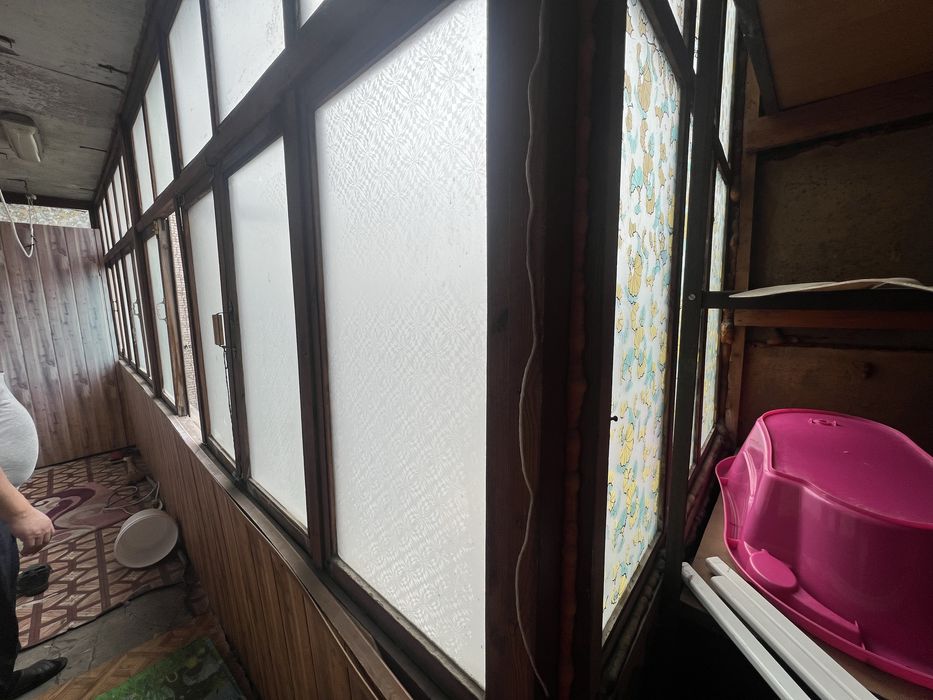 Балкон надо разобрать. Самовывоз.