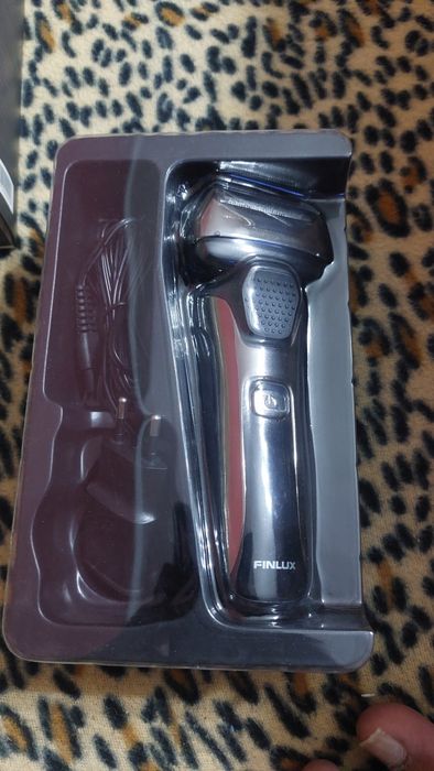 Машинка за бръснене Finlux FRS-5300