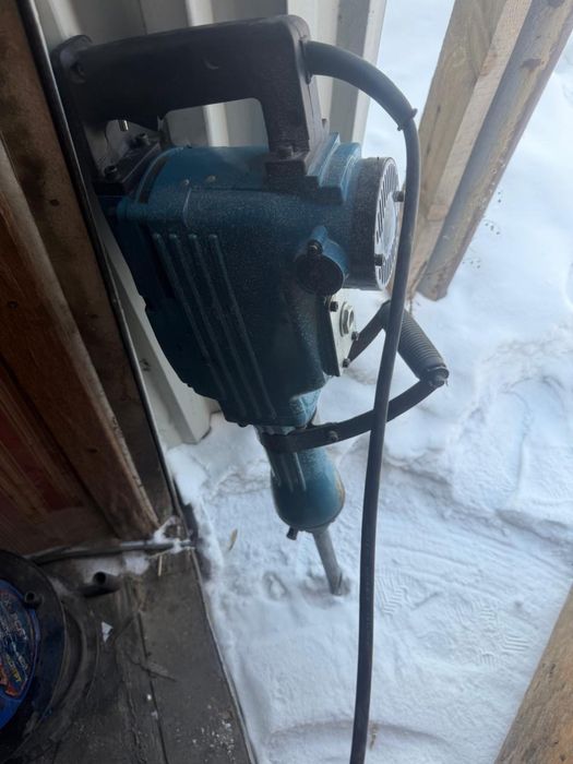 Продам отбойник 2шт