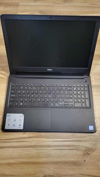 Dell Vostro 15 series 3000 se dezmembrează