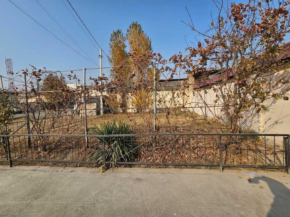 Sergeli ,Sputnik 16. 3,6 sotix maydondagi  6 xonali ajoyib uy sotaman.