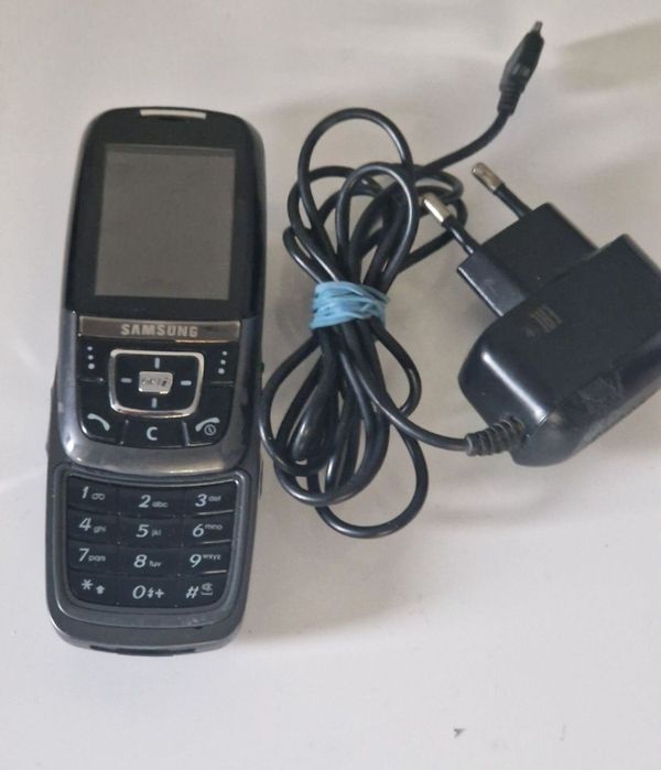 Telefon Samsung slide D600E perfect funcțional