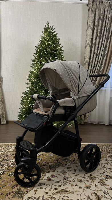 Продам фирменную коляску. Польша.