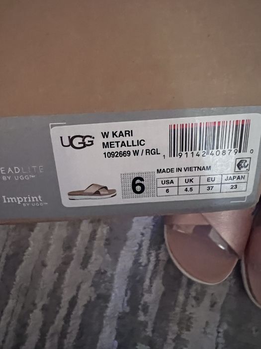 Papuci piele ugg
