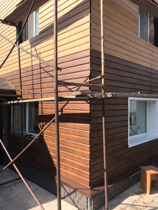 Кирпич, металлочерепица, сайдинг, утеплитель.