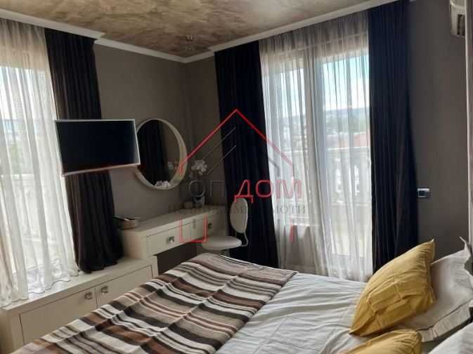 Дава се под наем Двустаен апартамент в Варна, Център - 110 кв.м за 850 € - Снимка #7