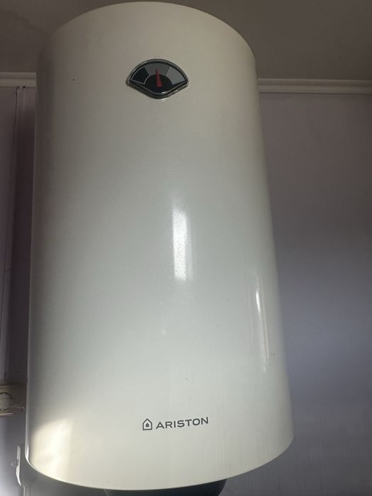 Продам водонагреватель Ariston ABS BLU R 80 V (80 л)