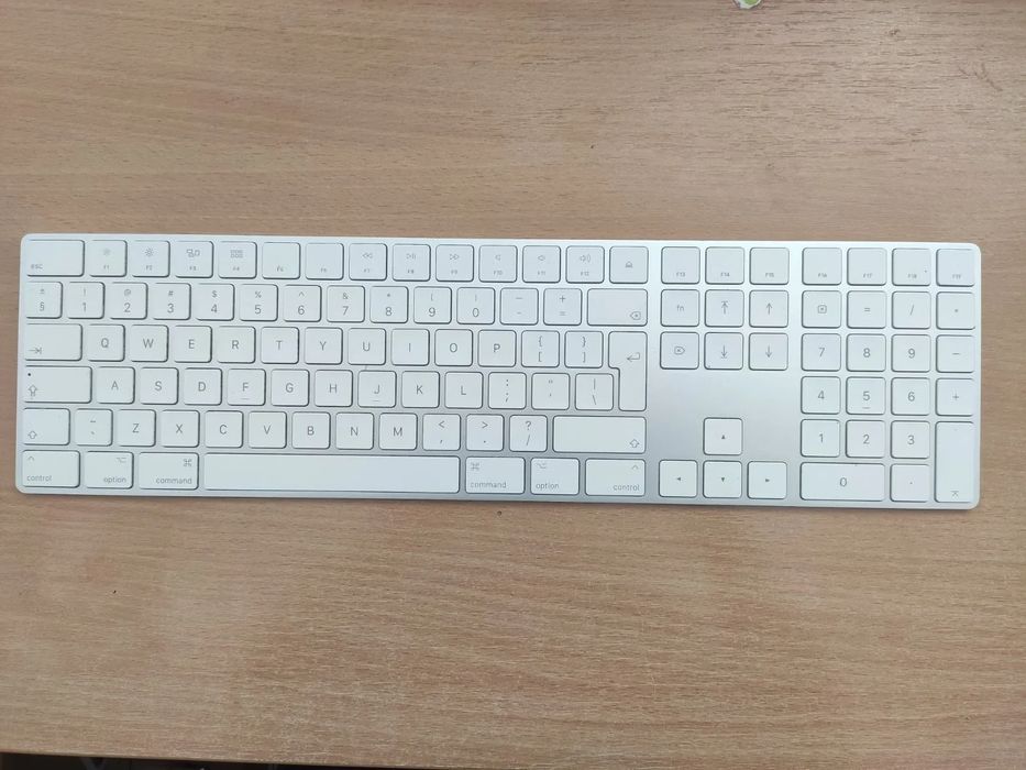Apple Magic Keyboard с цифров блок A1843, сребриста