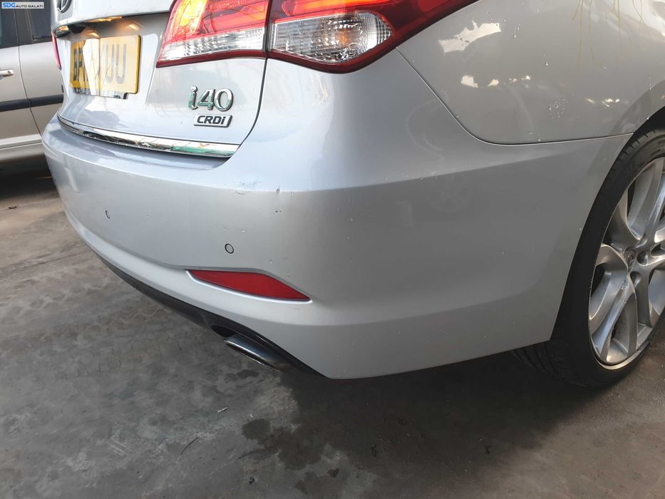 Bara Spoiler Spate cu Locas Pentru Senzori de Parcare Hyundai i40 Sedan Berlina 2014 - 2019 Culoare T8T [K9534]
