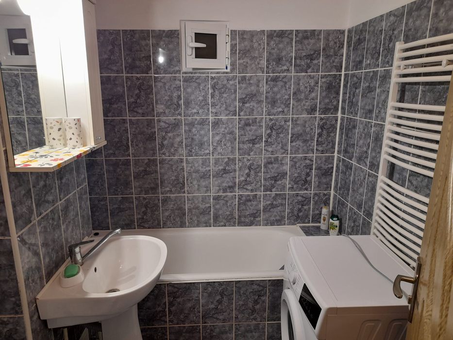 Vând apartament 2 camere, etaj 1, Mioveni