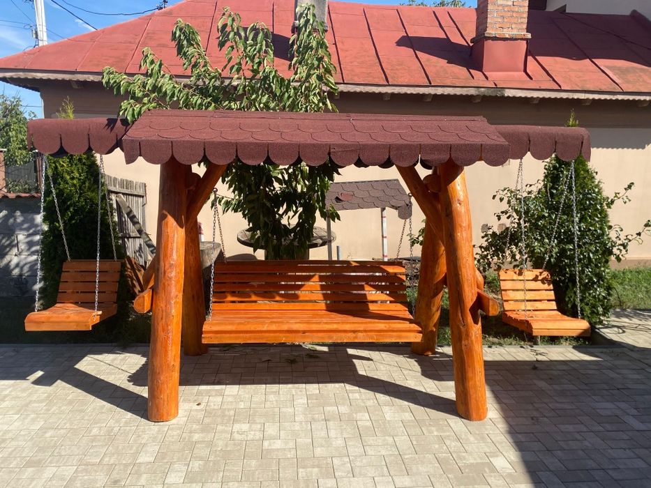Balansoar  rustic  din  lemn  masiv  bușteni  cu 2 leagăne