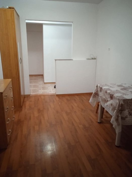Închiriez apartament 60m2