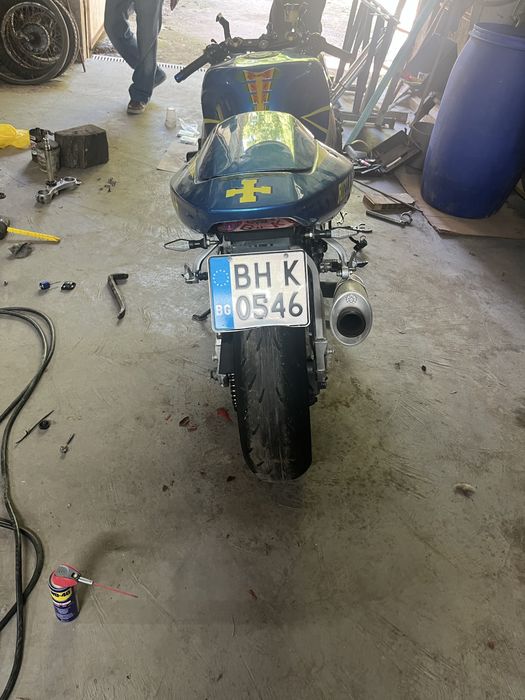 Suzuki gsxr k1 750