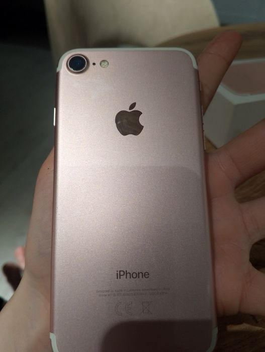 iPhone 7 с коробкой