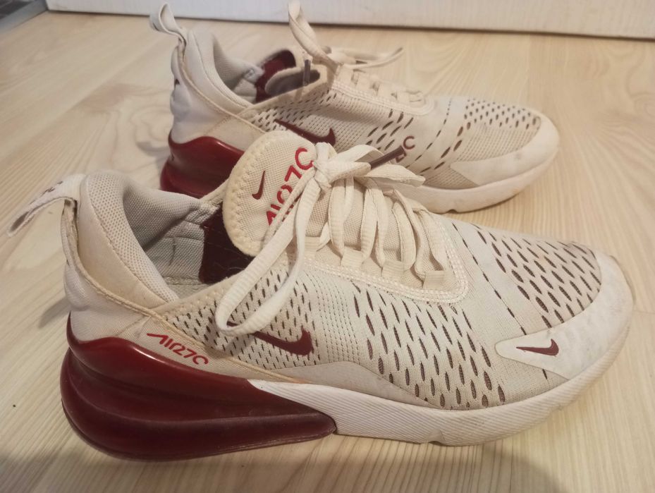Почти нови дамски маратонки Nike air max 27 C