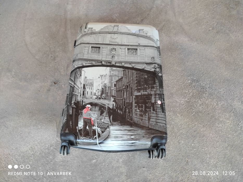 Чемоданы разные и большие! Дёшево!