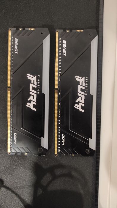 Продаю Kingston Fury Beast RGB
