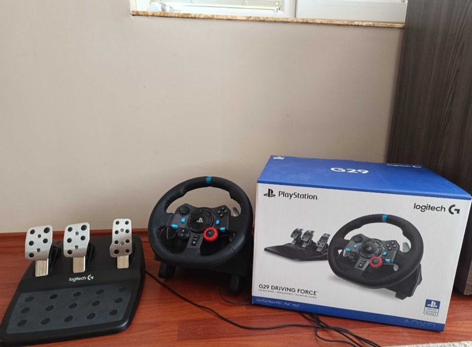 Продавам Logitech G29 супер запазена