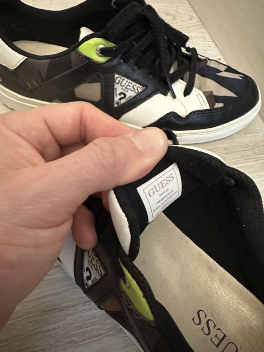 Adidasi Guess, mărimea 39 / 40