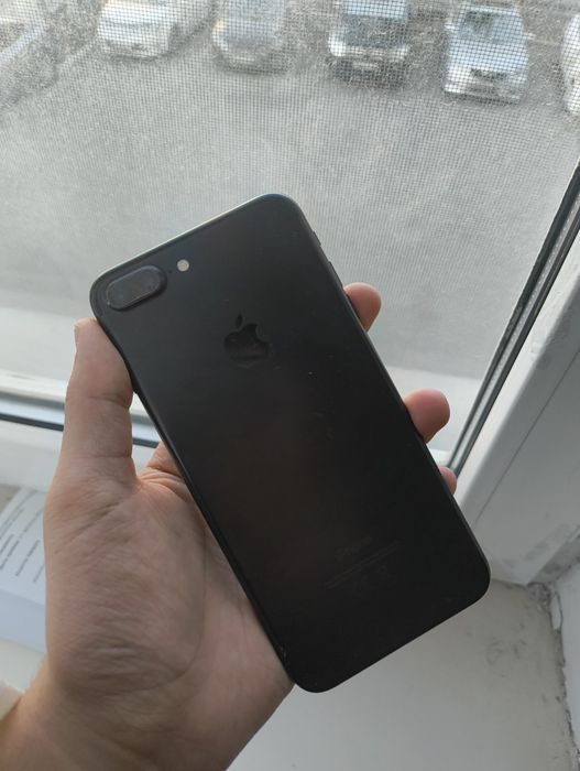 В продаже Айфон 7+