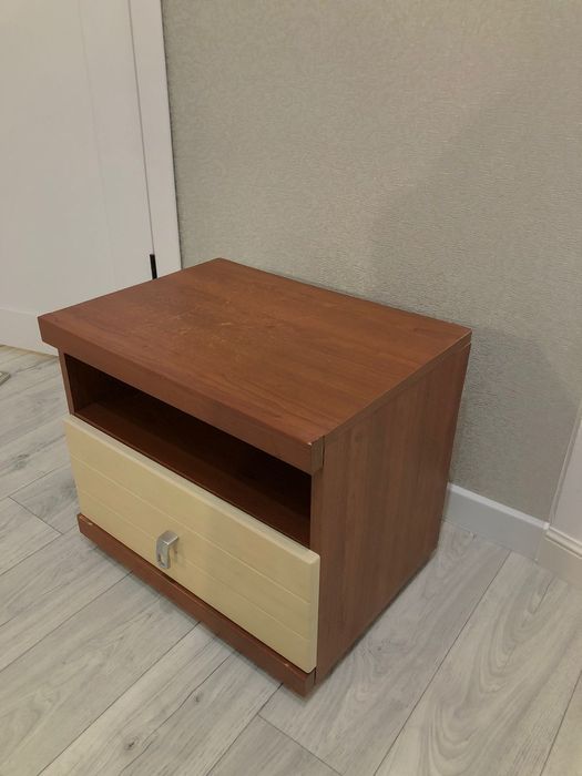 Тумба прикроватная