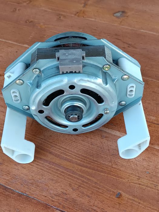 Электродвигатель безколлекторный