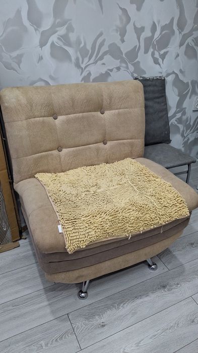 Диван и два кресла