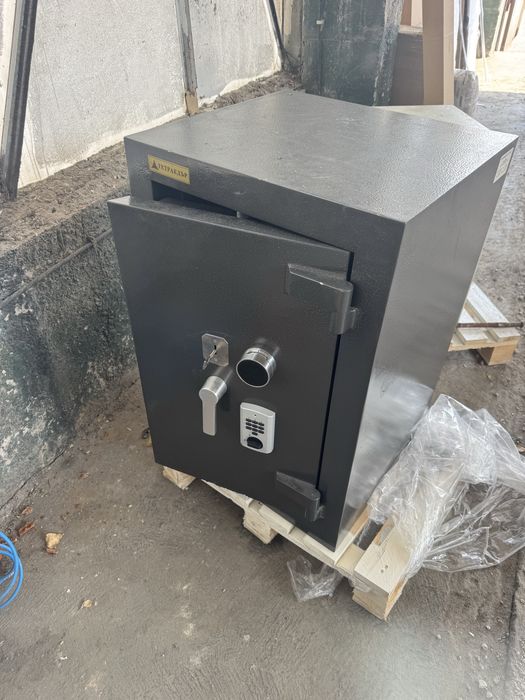 Огнеупорни каси употребявани