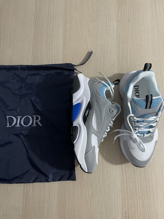 Dior B22 Baby Blue cu saculet