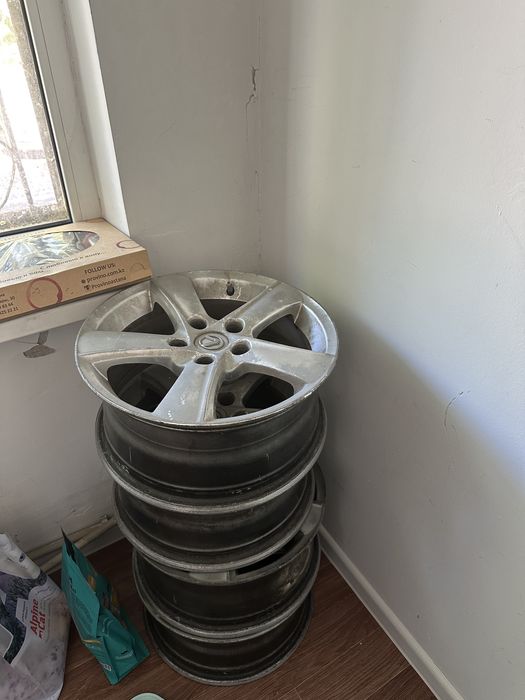 Продам диски R16 lexus